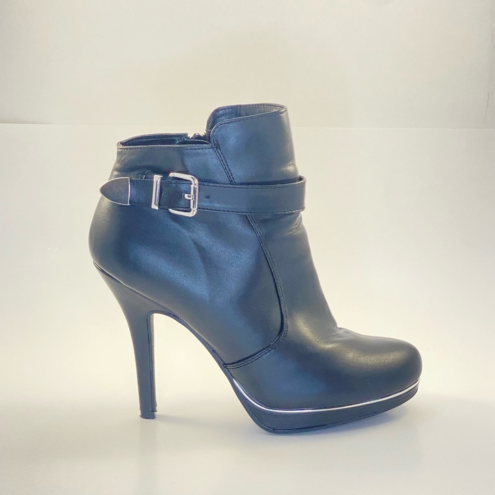 Andiamo Black Platform Ankle Boots